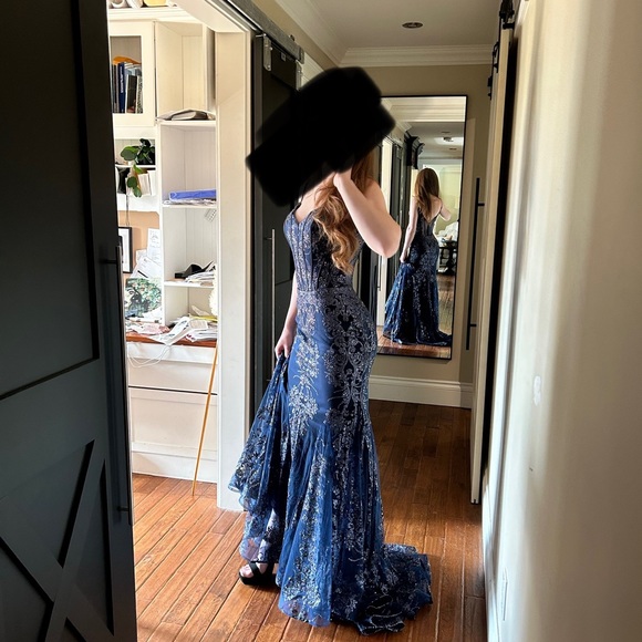 Prom/Grad Dress Navy blue - Picture 4 of 4